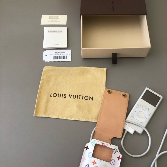 Louis Vuitton Accessories - Louis Vuitton IPod case with iPod !